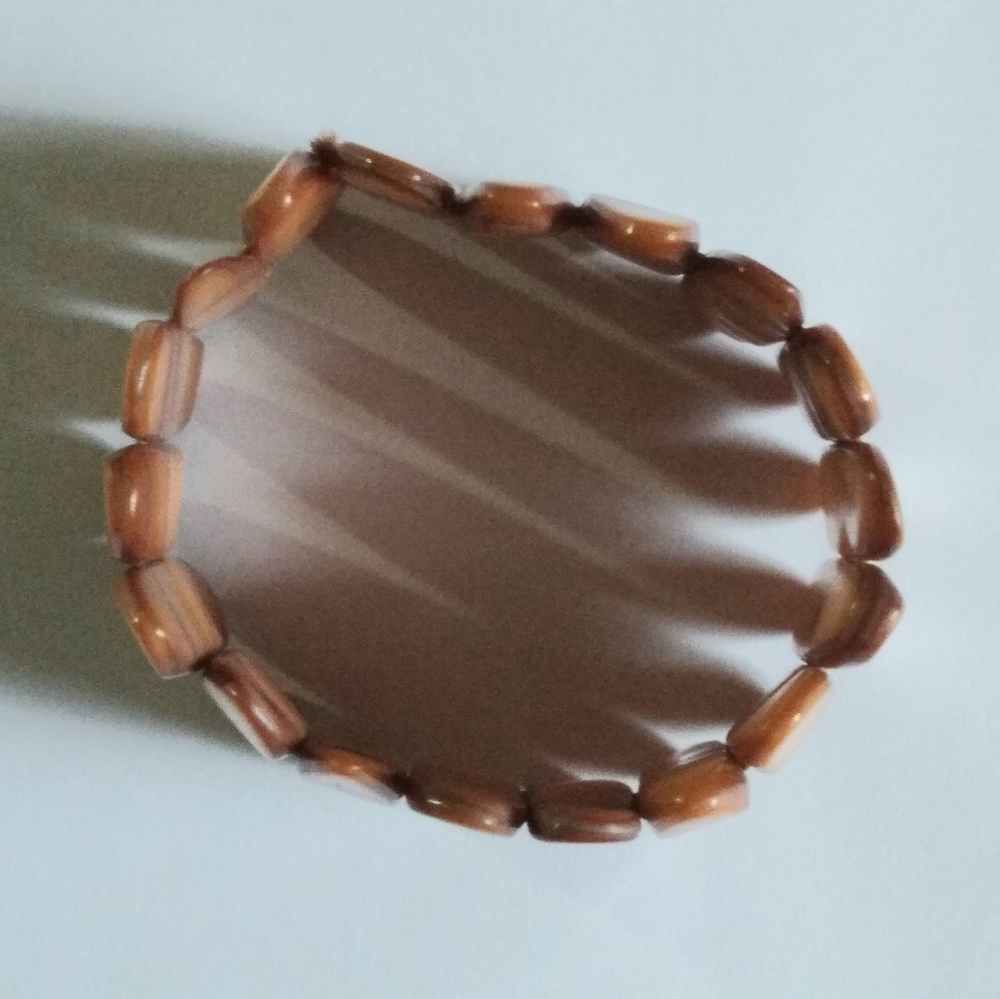 Pearl tan design bracelet. - Picture 2 of 3